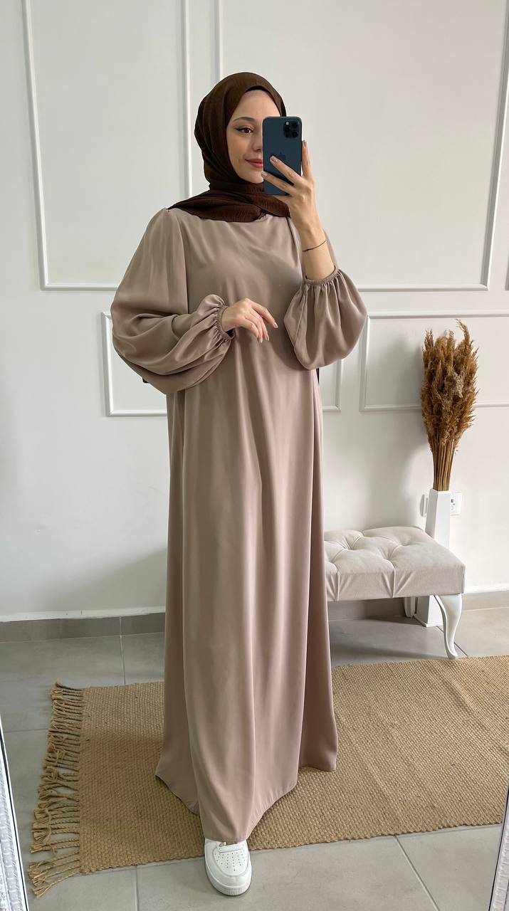 Abaya Sira Nude